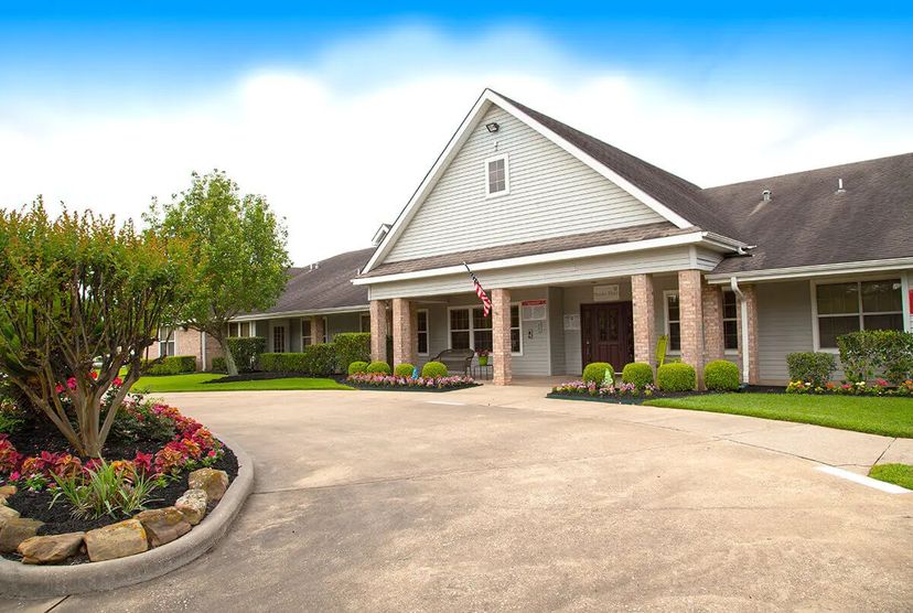 Strake Place - Pricing, Photos & Amenities in Conroe, TX - Seniorly