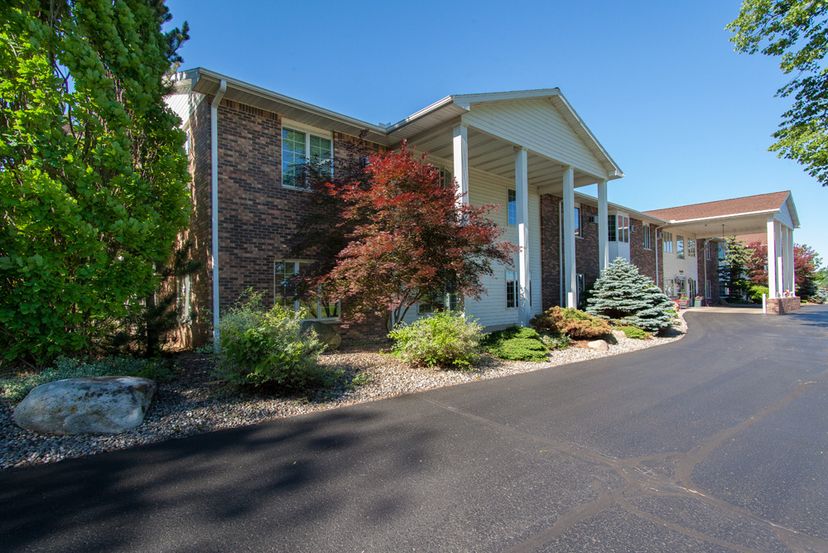 Countryside Manor Get Pricing, Photos & Amenities in Jackson, MI