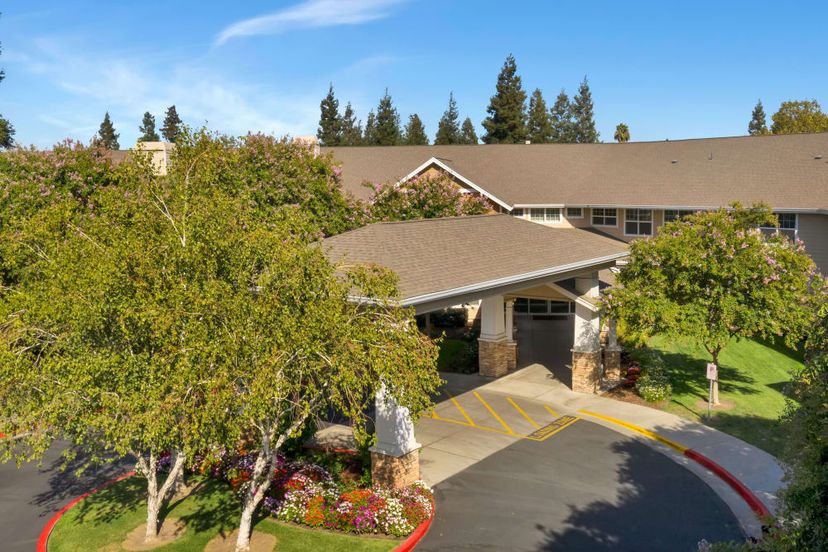 Dale Commons Pricing, Photos & Amenities in Modesto, CA Seniorly