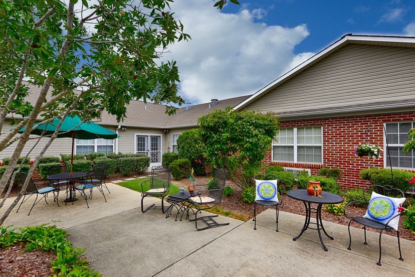 The 7 Best Assisted Living Facilities in Florence, AL Seniorly