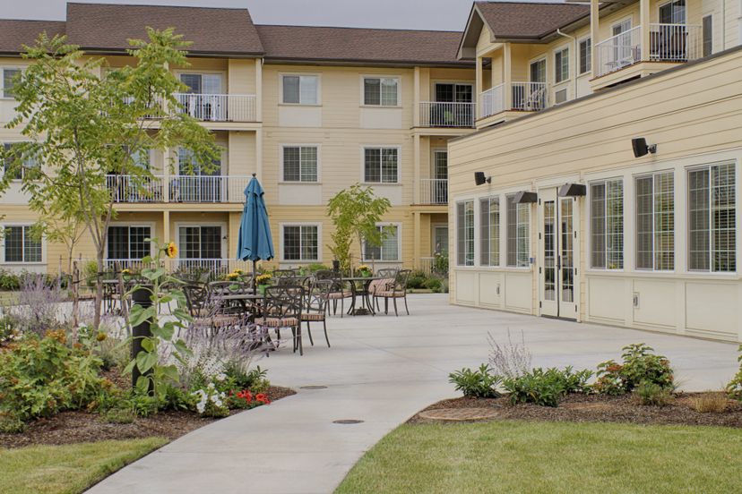 Crescent Park Senior Living - Pricing, Photos & Amenities in Eugene, OR