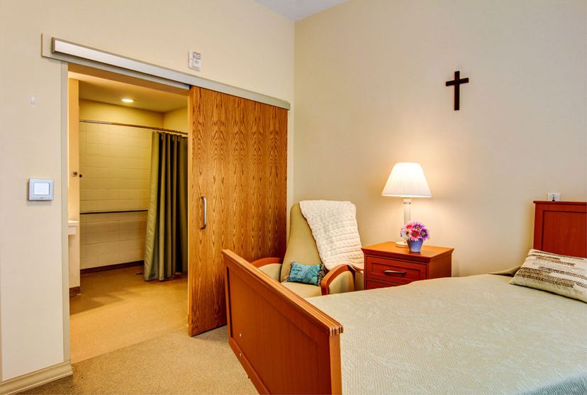 Laclede Groves Compare Pricing, Photos & Amenities in St. Louis, MO