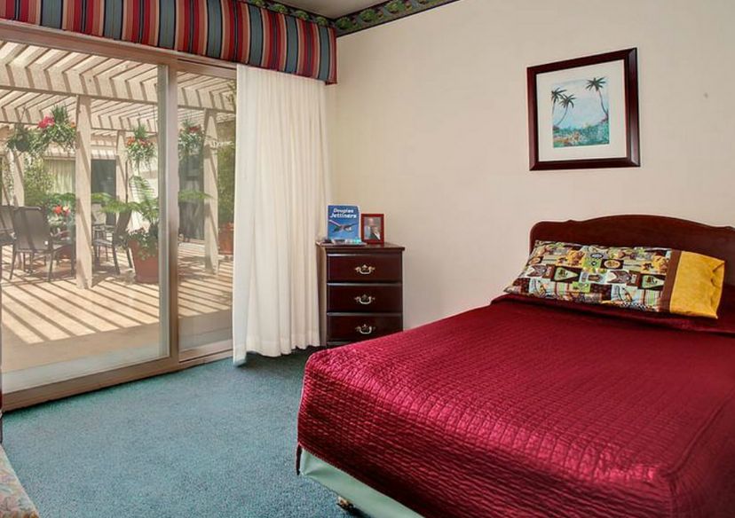 Brittany House Pricing, Photos & Amenities in Long Beach, CA Seniorly