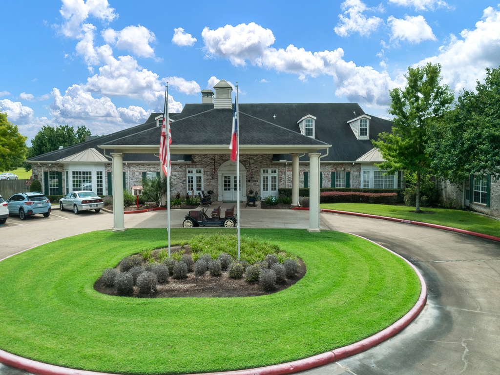 Trinity Oaks Of Pearland (UPDATED) - Get Pricing, See 10 Photos & Read  Reviews in Pearland, TX