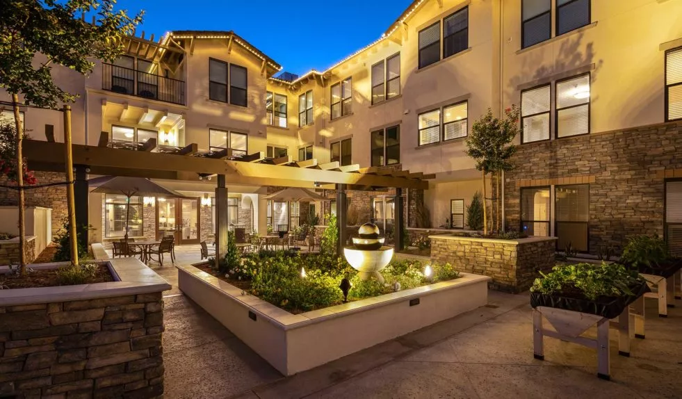 Discover Oakmont of Huntington Beach: A Premier Senior Living Community