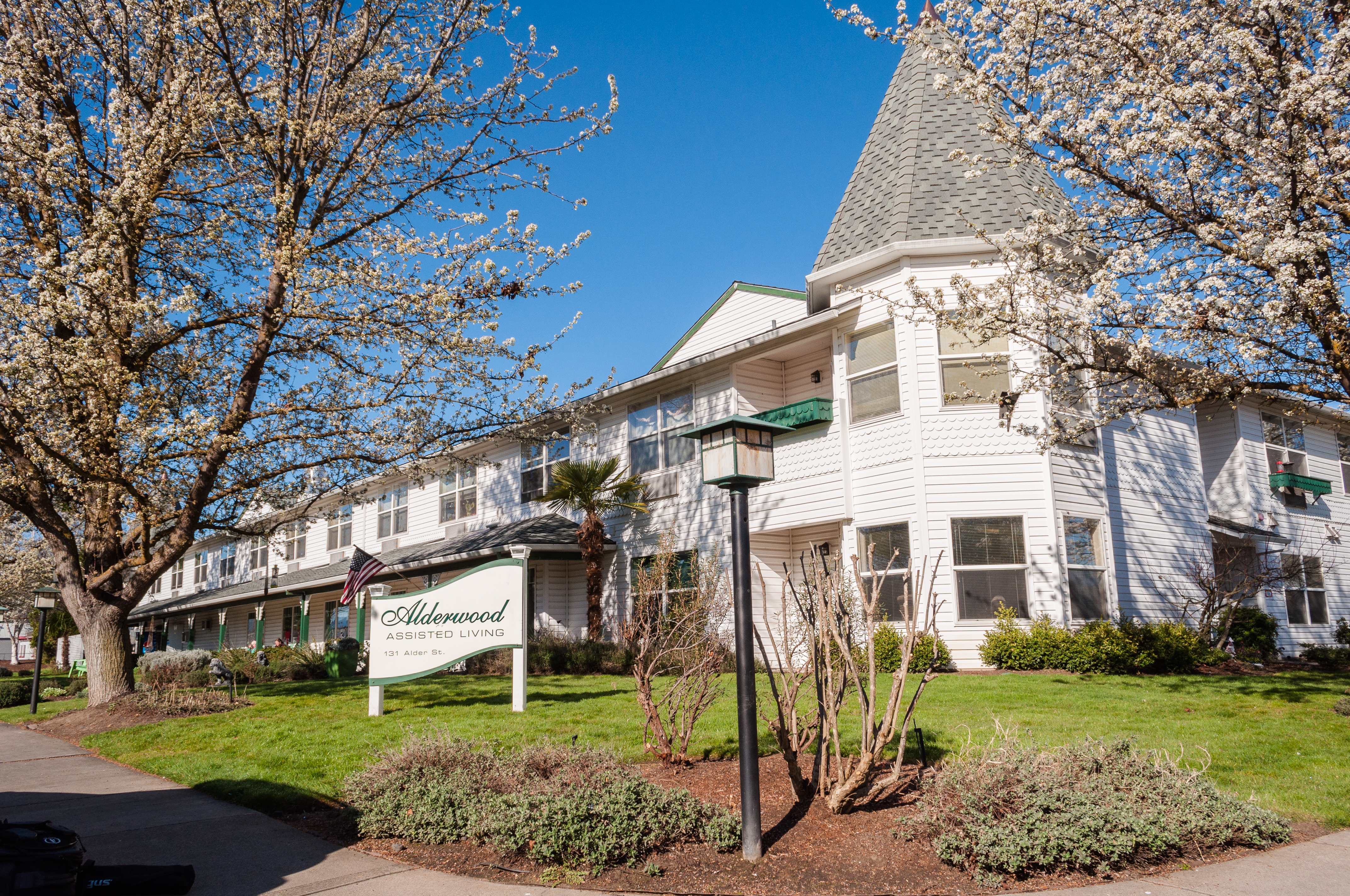 Alderwood Assisted Living Pricing Photos And Floor Plans In Central Point Or Seniorly